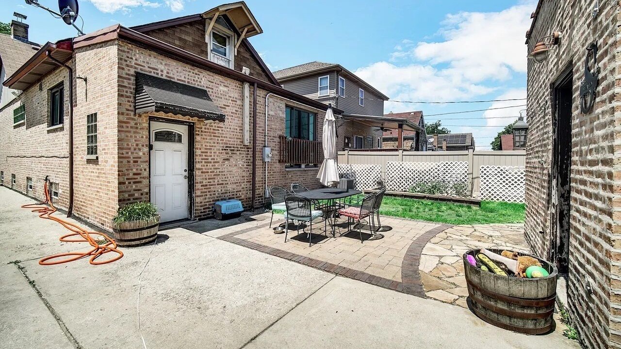 Photo of Outdoor in Garfield Ridge