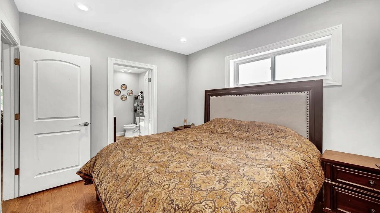 Photo of Bedroom in Garfield Ridge