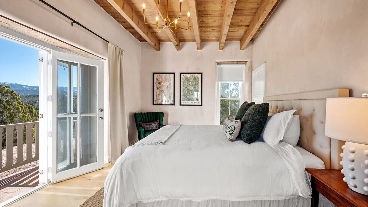 Photo of Bedroom in Tesuque Hills