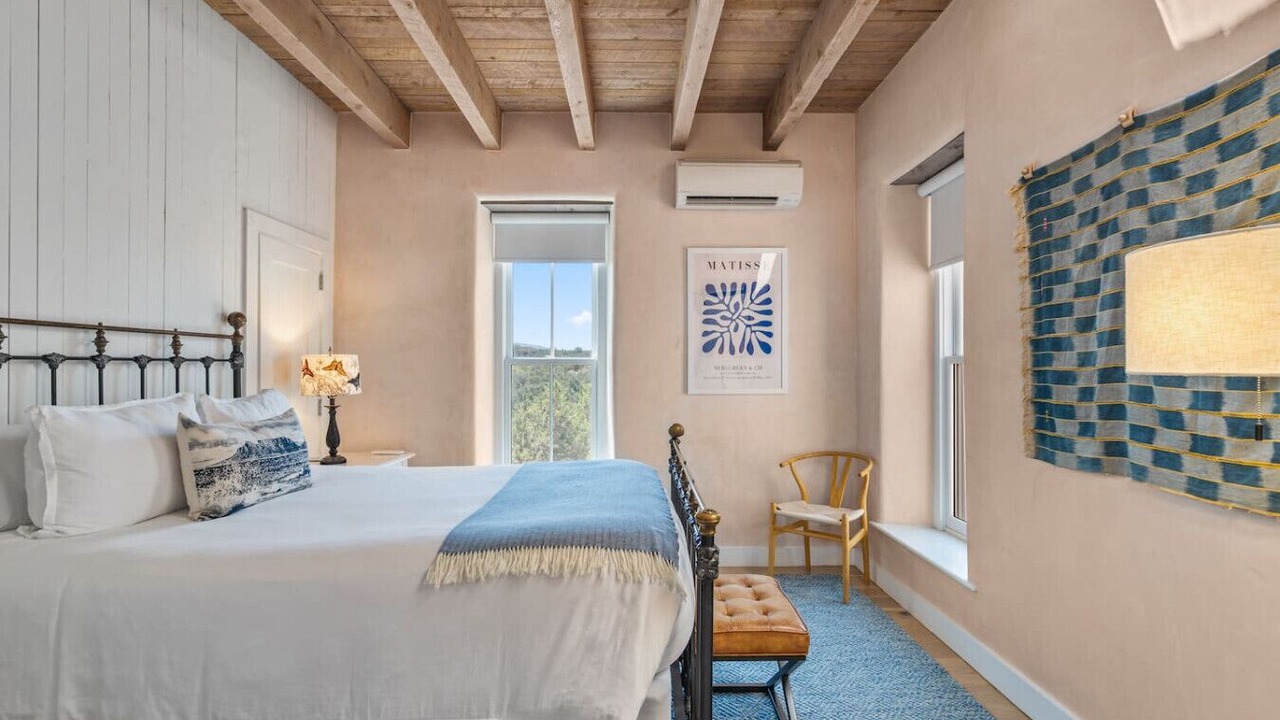 Photo of Bedroom in Tesuque Hills