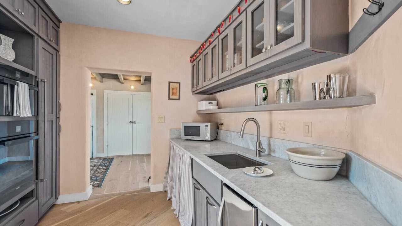 Photo of Kitchen in Tesuque Hills