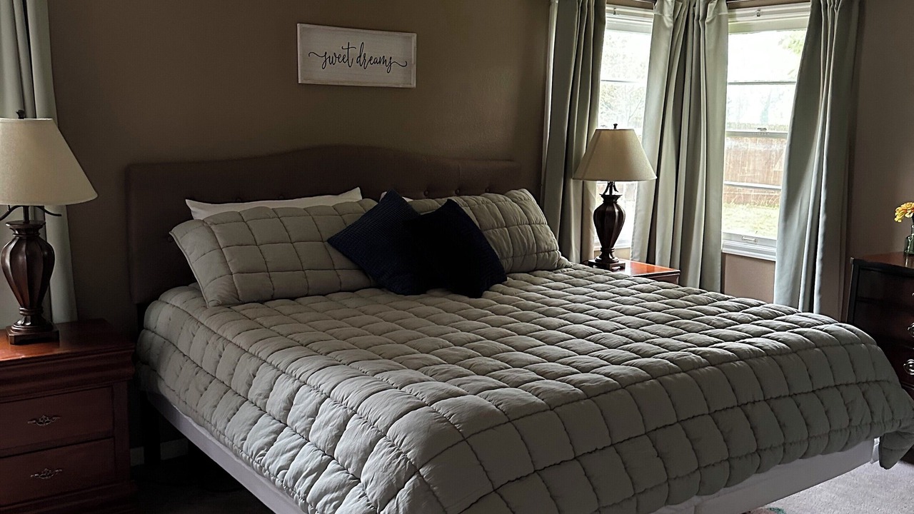 Photo of Bedroom in Green