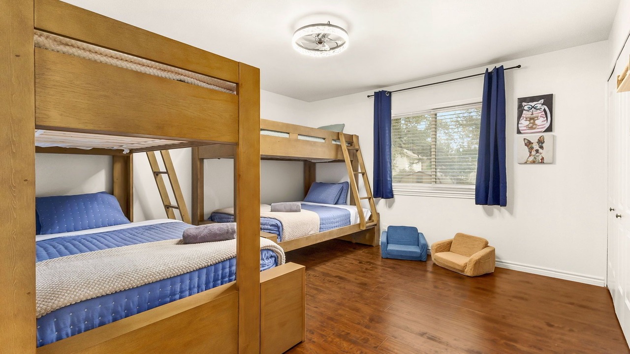 Photo of Bedroom in North Central Thousand Oaks