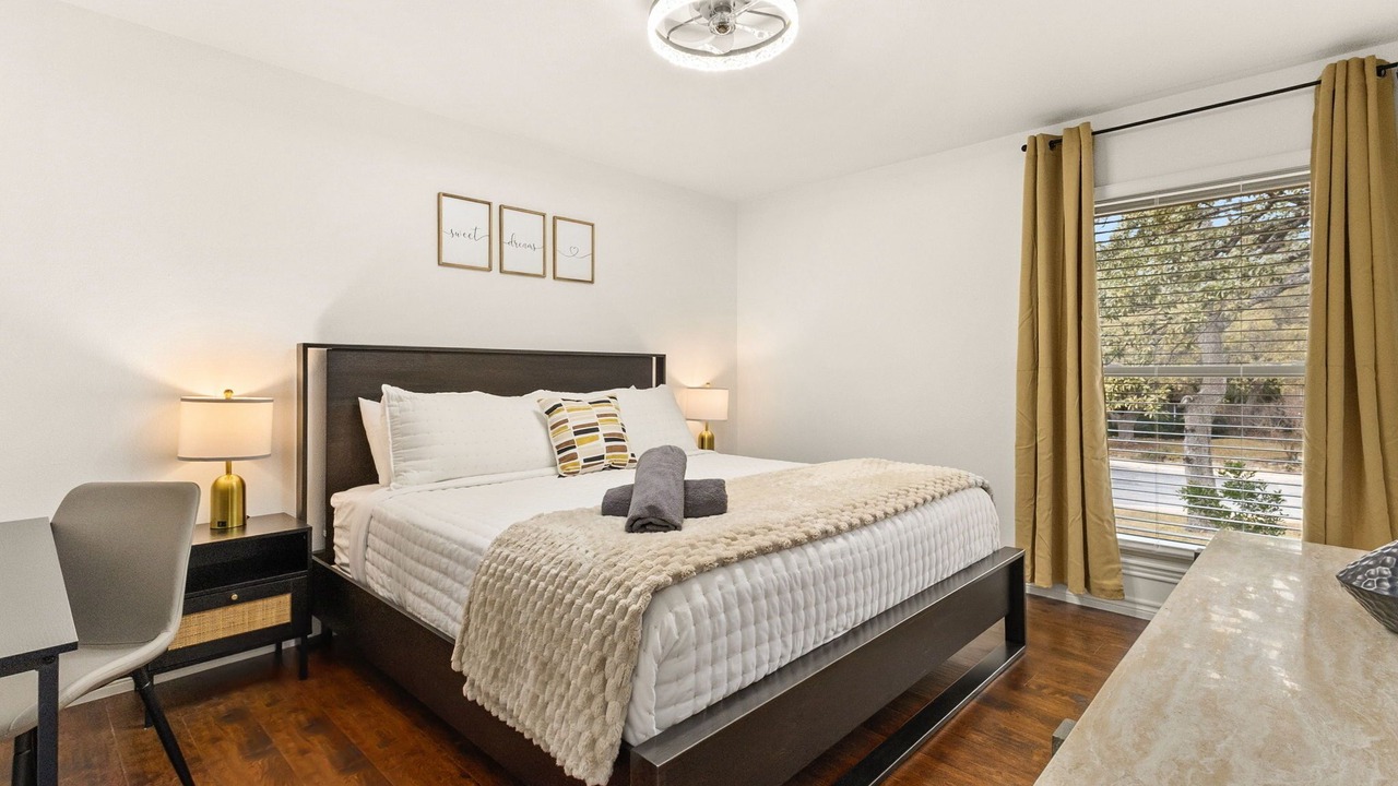 Photo of Bedroom in North Central Thousand Oaks