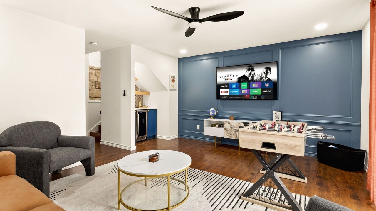 Photo of Livingroom in North Central Thousand Oaks