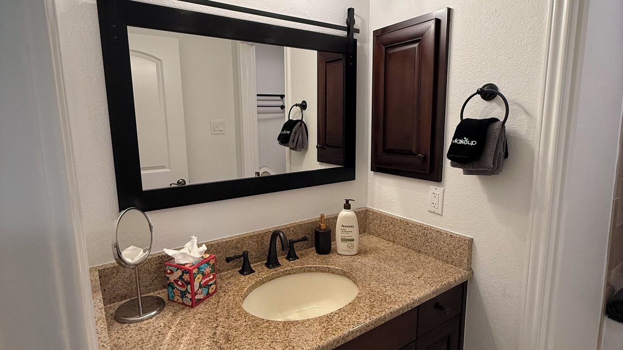 Photo of Bathroom in North Central Thousand Oaks