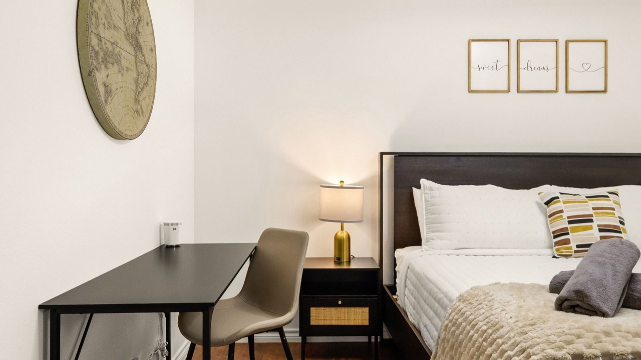 Photo of Bedroom in North Central Thousand Oaks