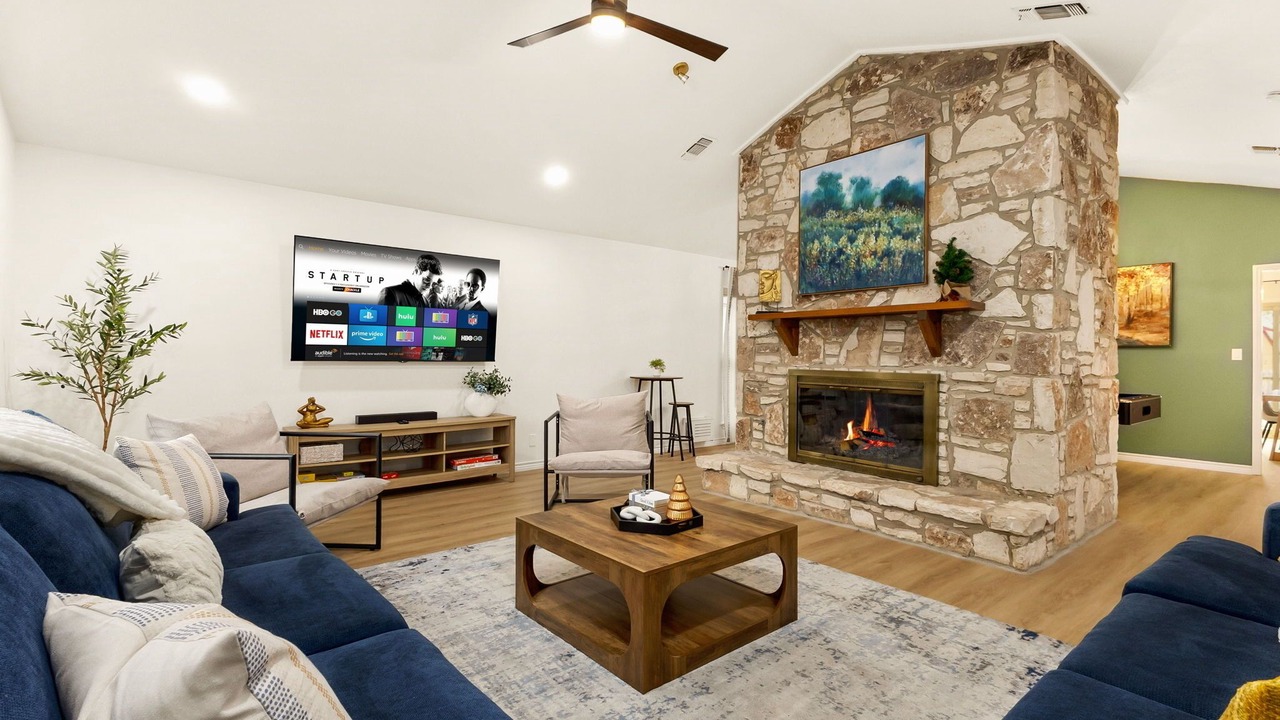 Photo of Livingroom in North Central Thousand Oaks