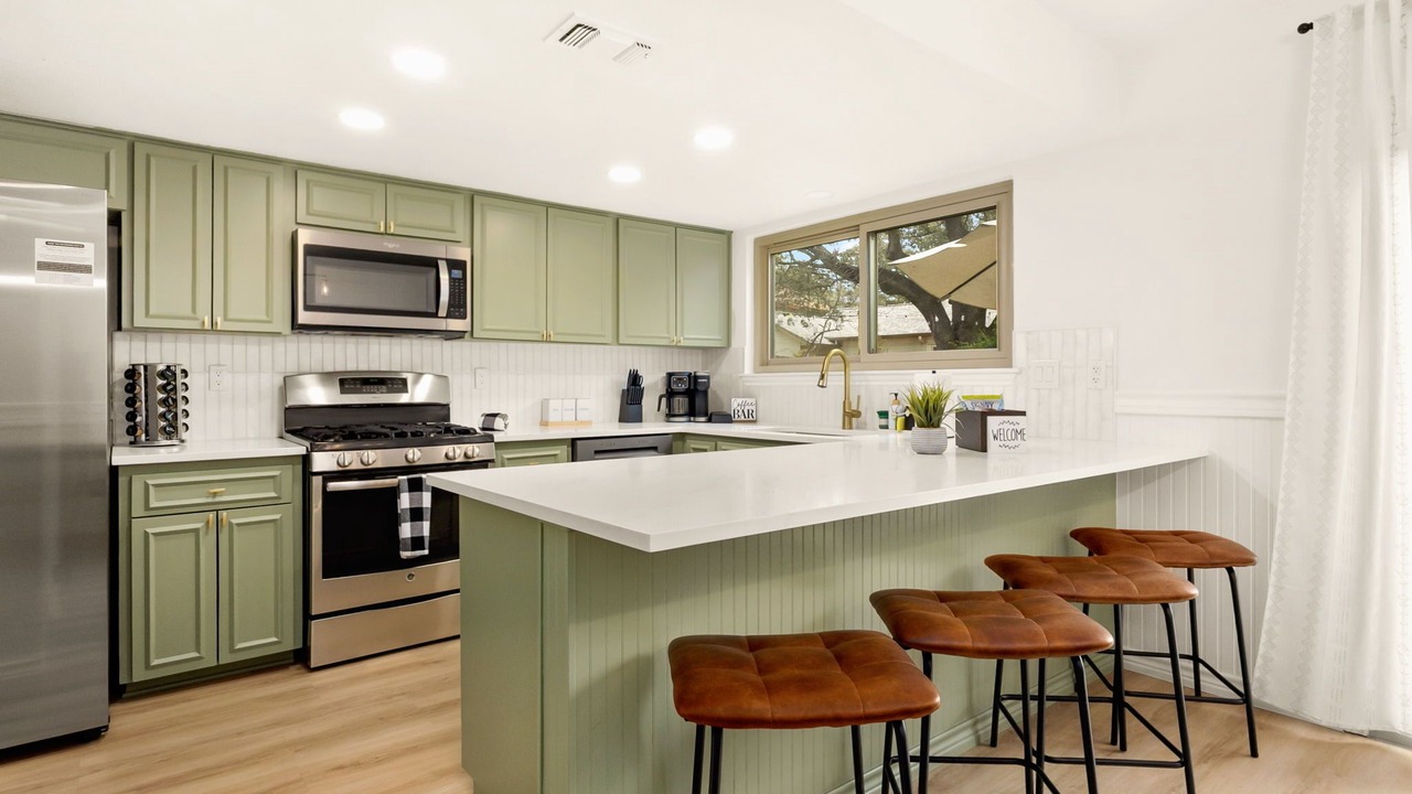 Photo of Kitchen in North Central Thousand Oaks