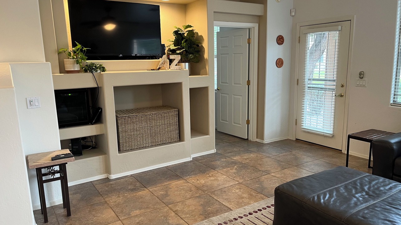 Photo of Livingroom in Alta Mesa