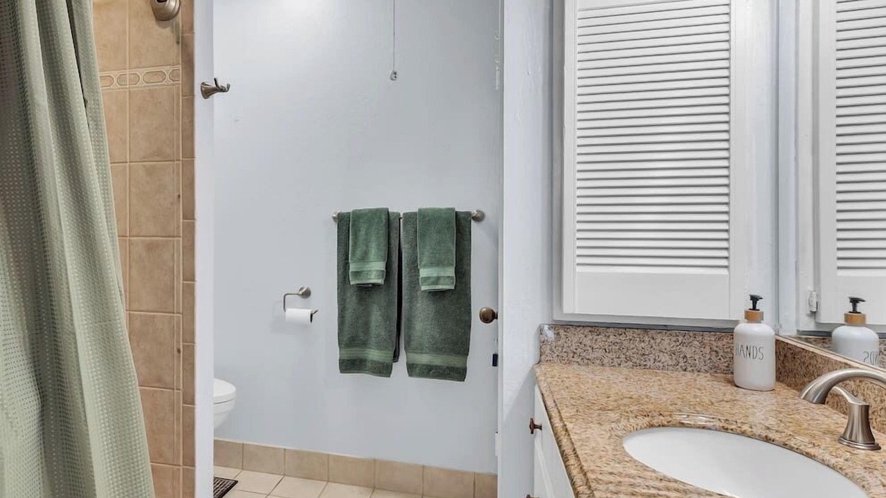 Photo of Bathroom in Punaluu