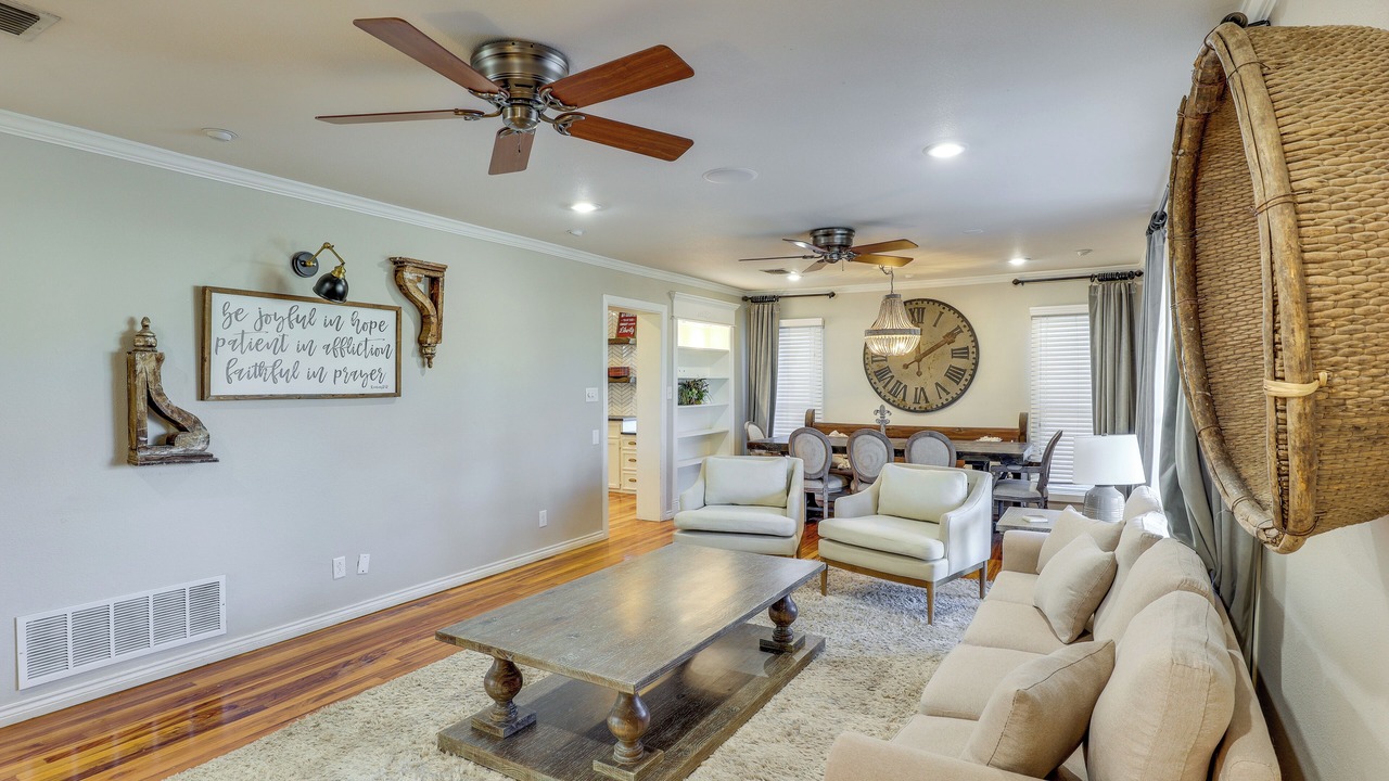 Photo of Livingroom in Tech Terrace