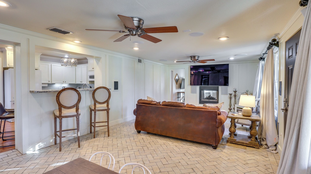 Photo of Livingroom in Tech Terrace