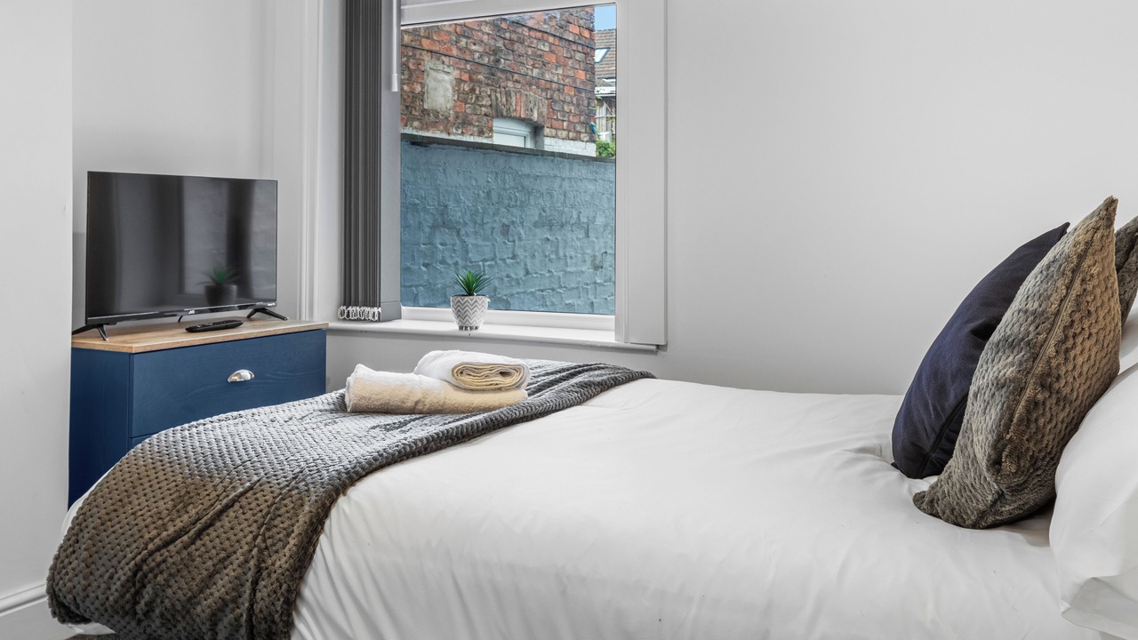 Photo of Bedroom in Birkenhead