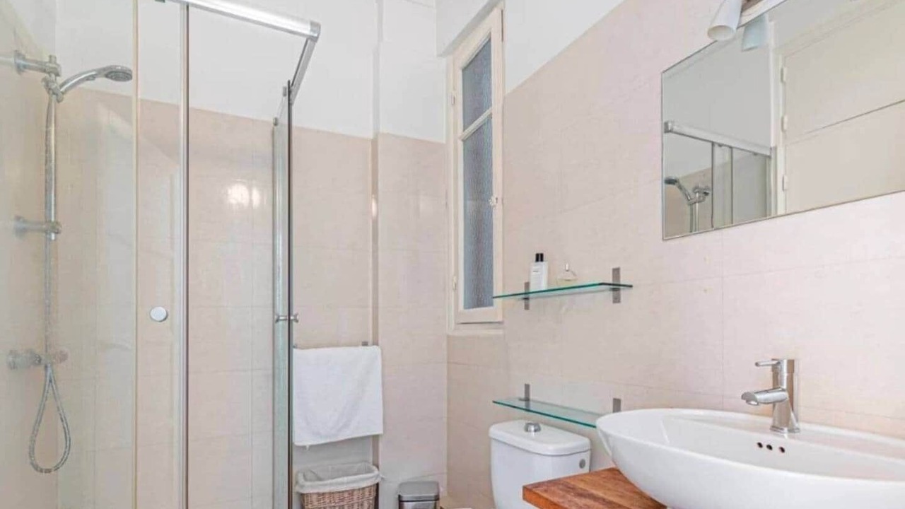 Photo of Bathroom in Gambetta