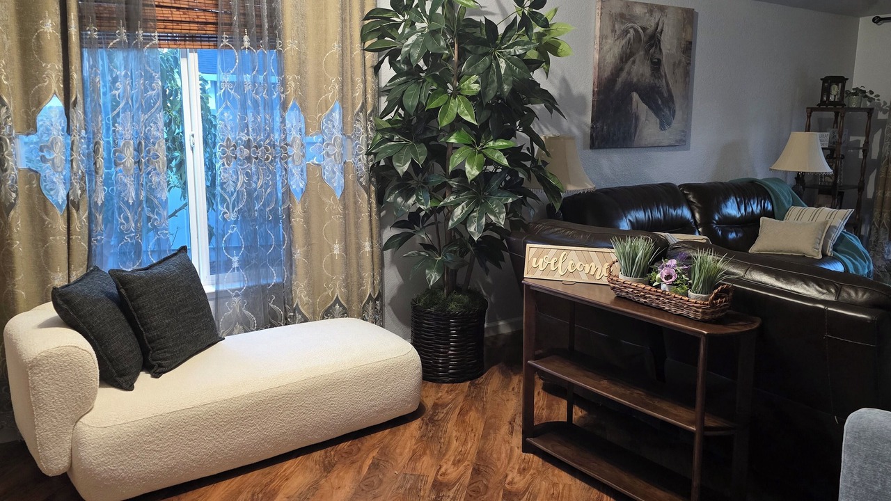 Photo of Livingroom in Antelope