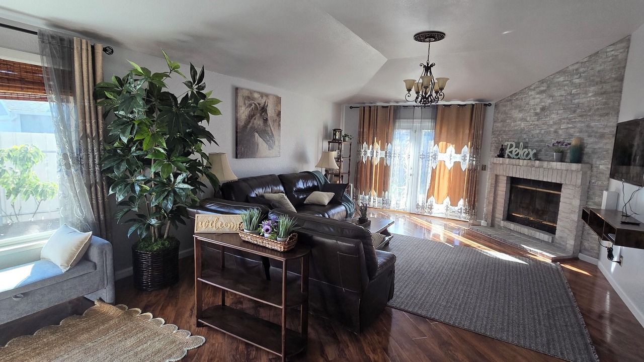 Photo of Livingroom in Antelope