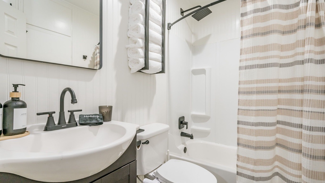 Photo of Bathroom in Dumas