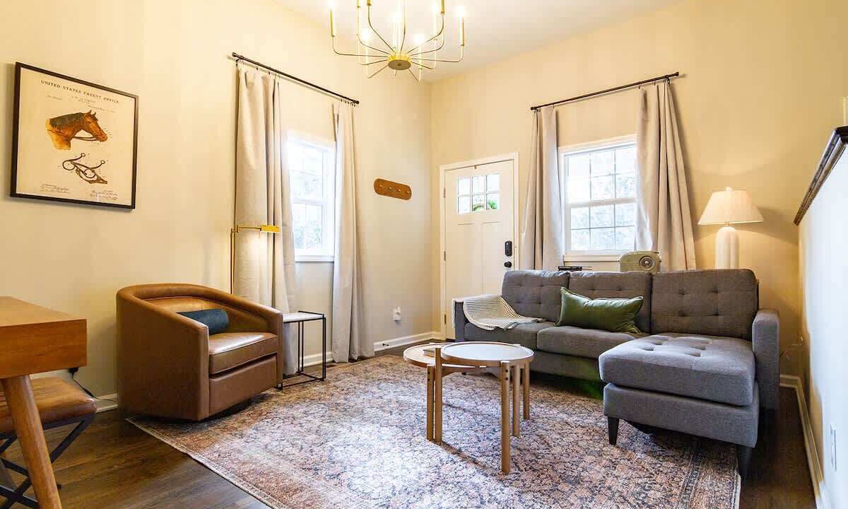 Photo of Livingroom in Southwest Raleigh
