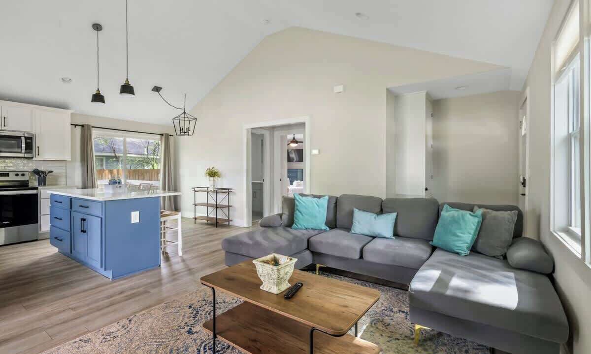 Photo of Livingroom in Southwest Raleigh