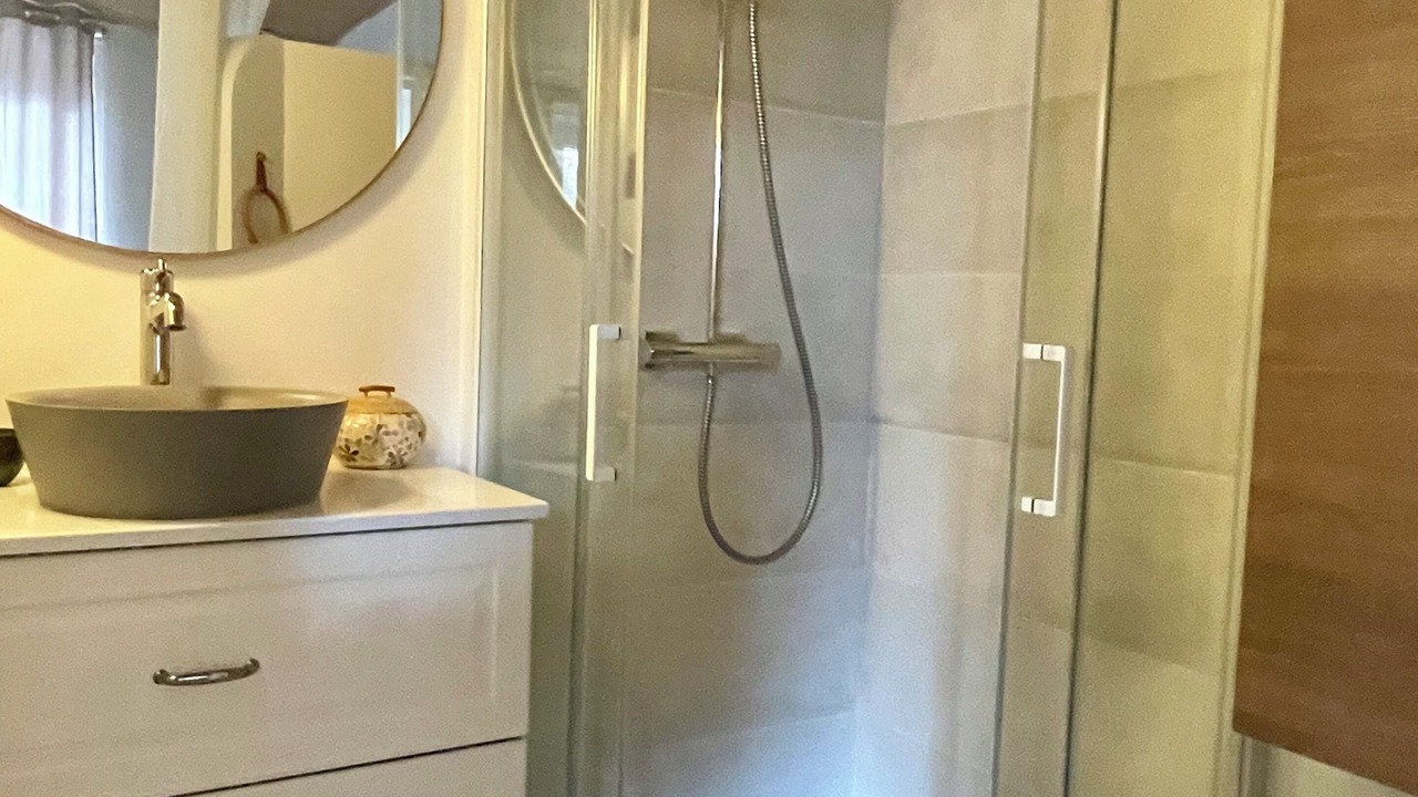 Photo of Bathroom in Lully