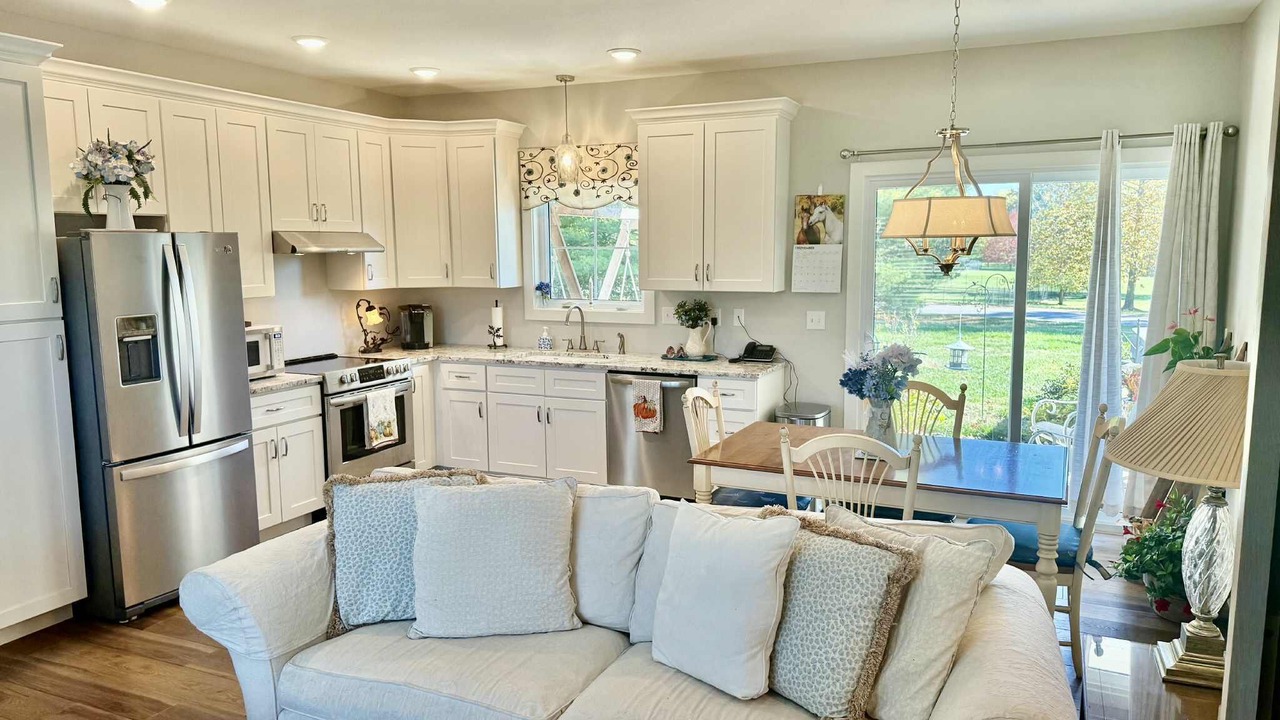 Photo of Livingroom in Freeburg