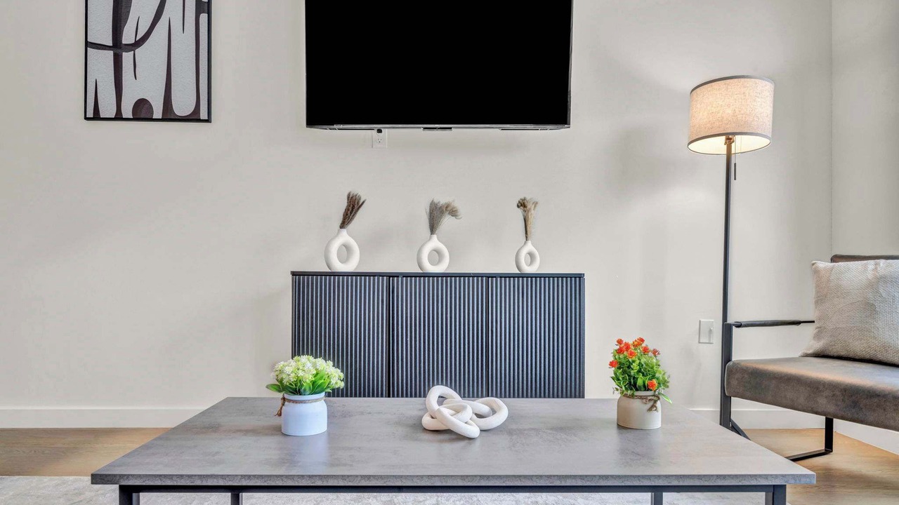 Photo of Livingroom in University Circle