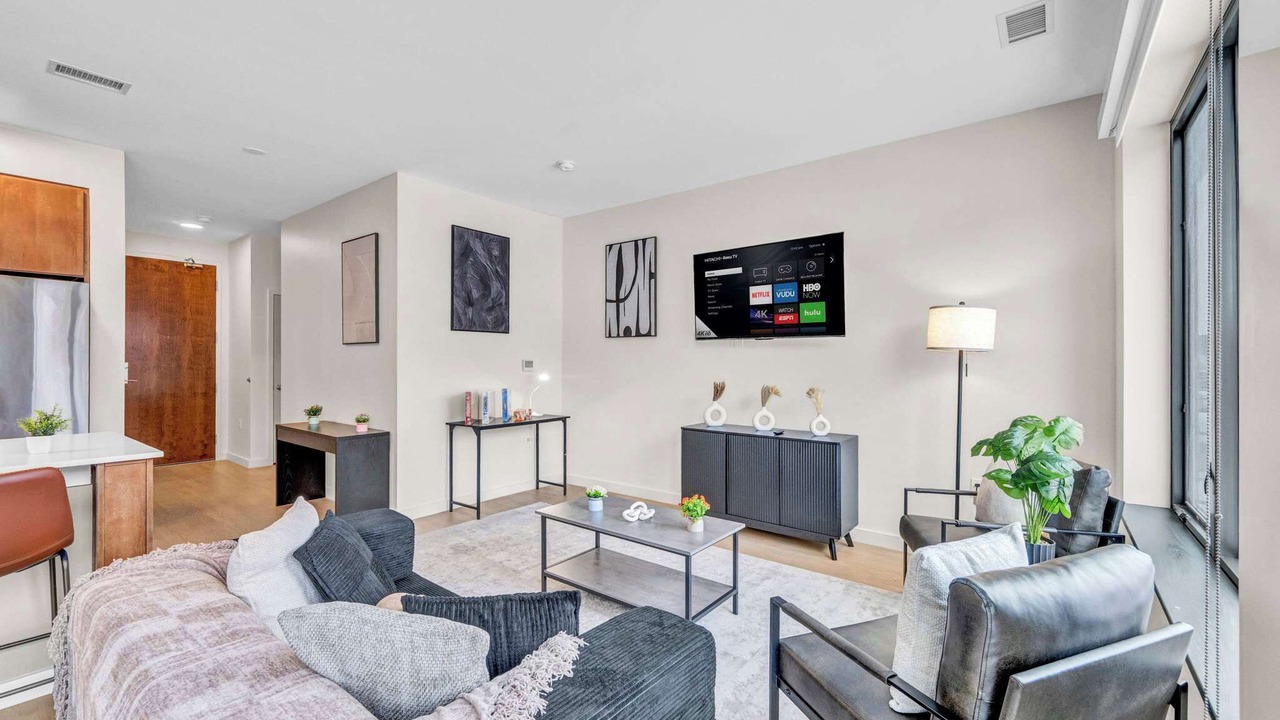 Photo of Livingroom in University Circle