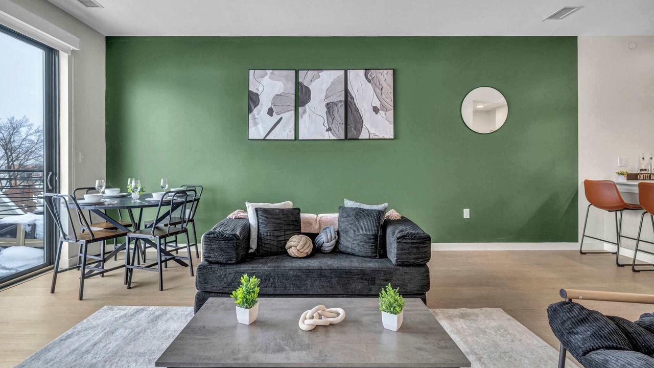 Photo of Livingroom in University Circle