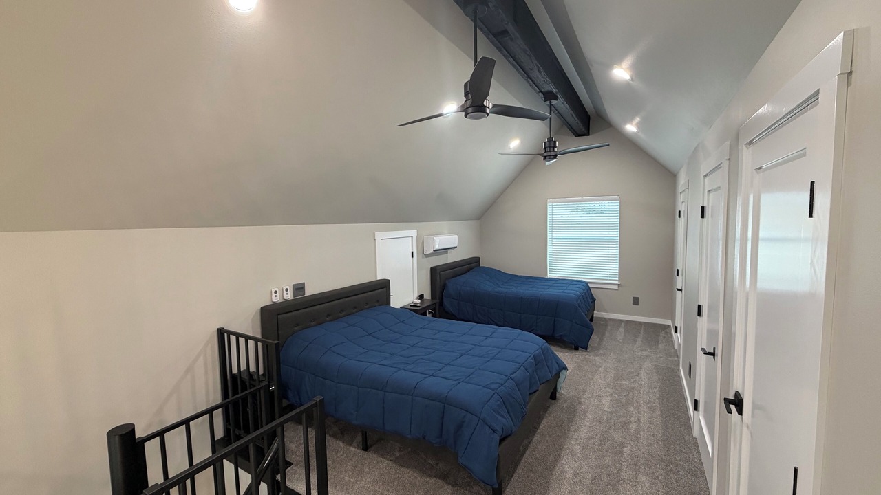 Photo of Bedroom in Garfield