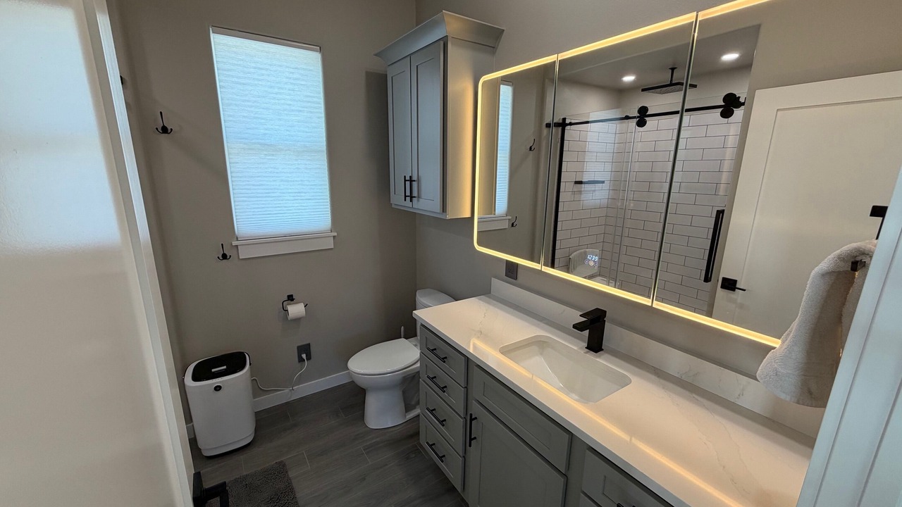 Photo of Bathroom in Garfield