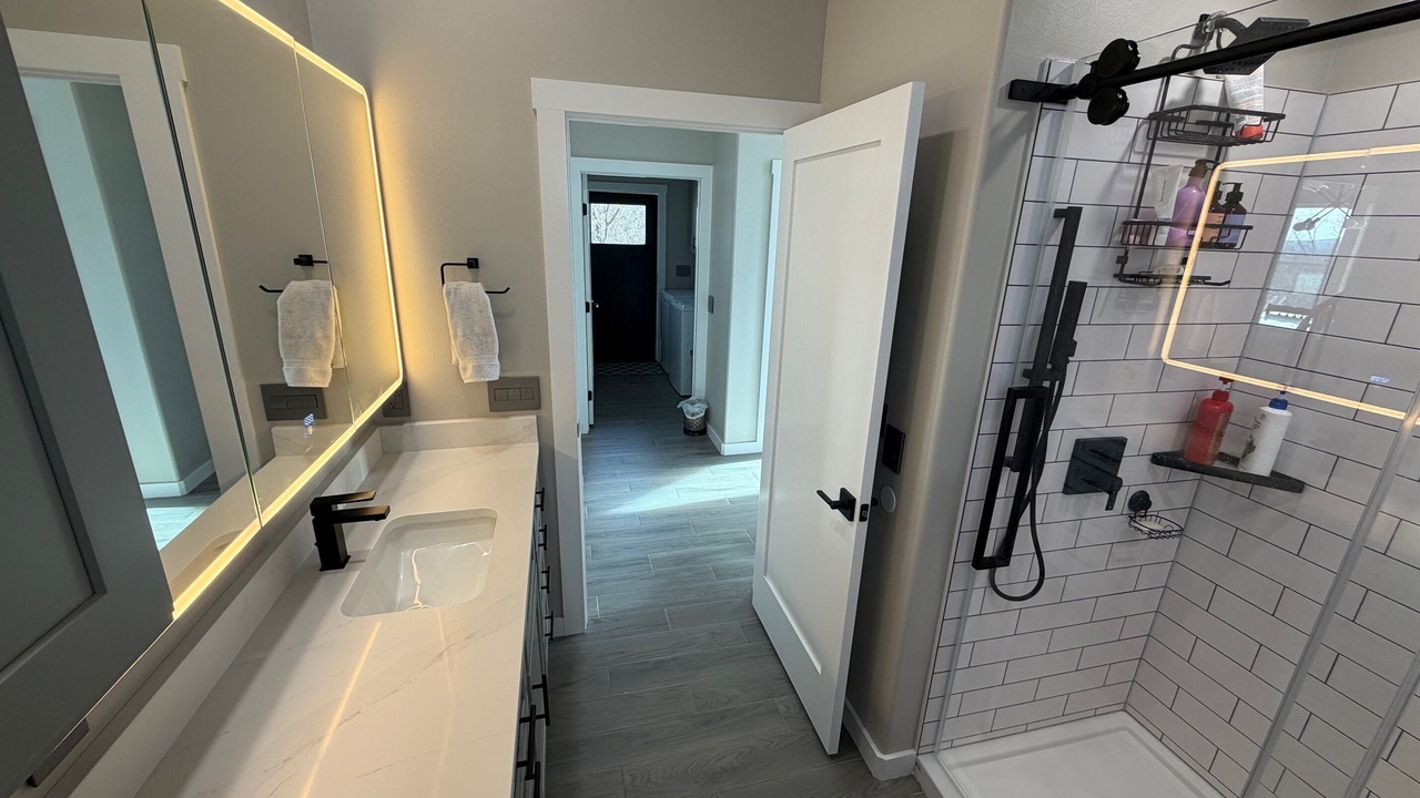 Photo of Bathroom in Garfield