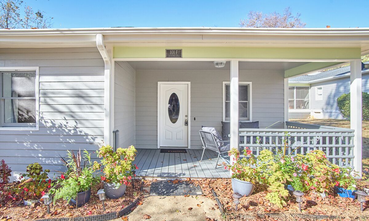 Photo of Patio Balcony in Carrboro