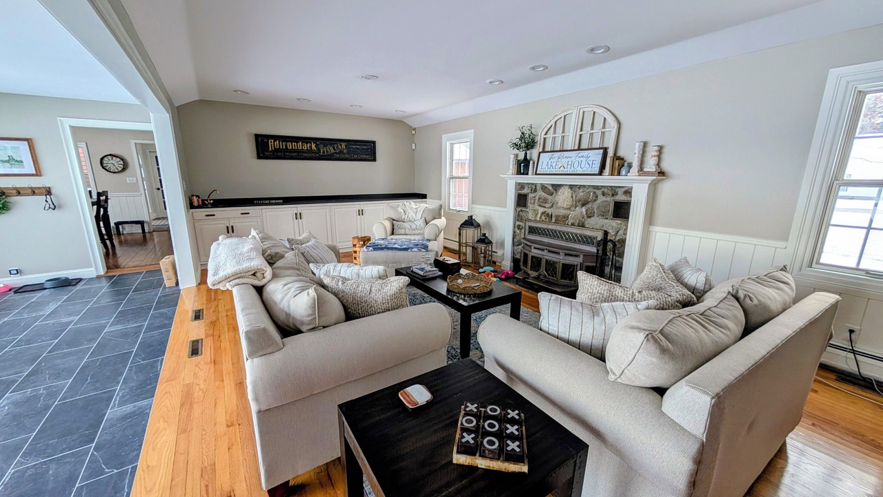Photo of Livingroom in Mayfield
