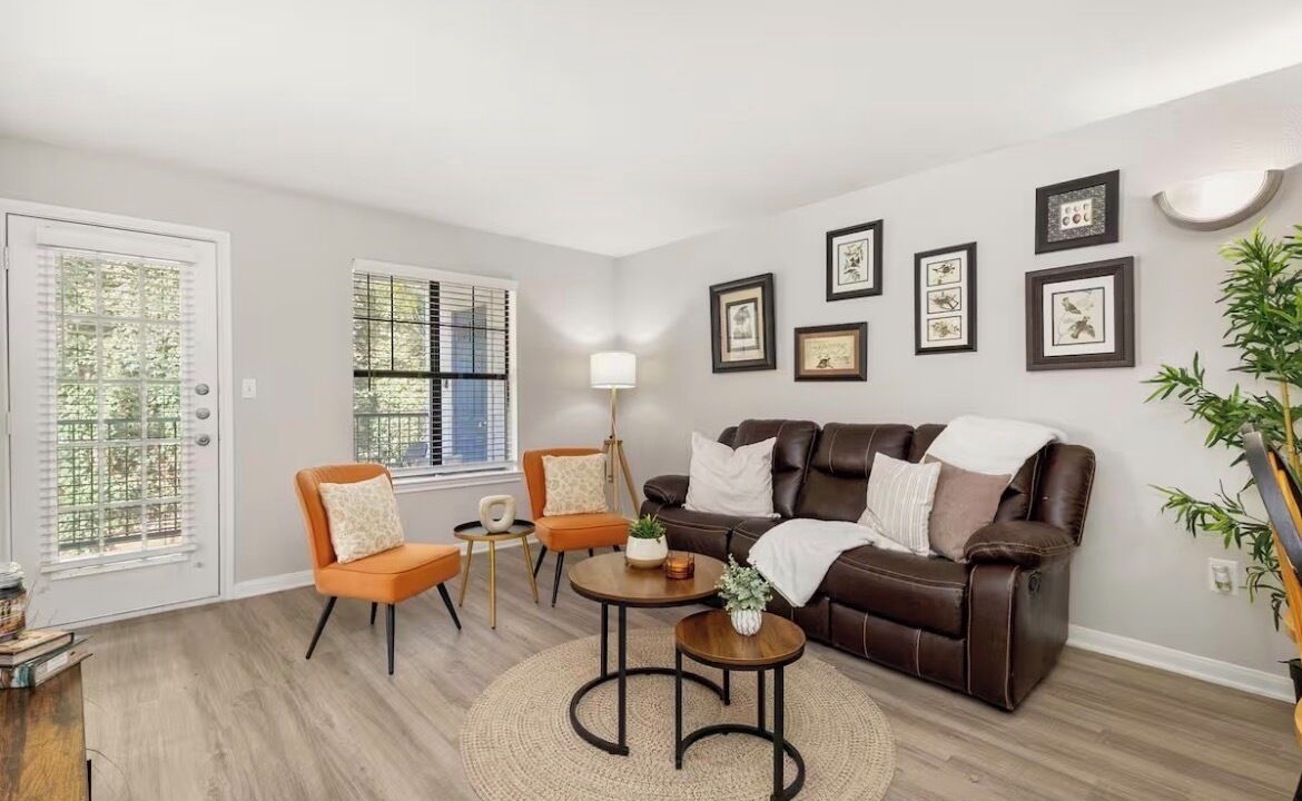 Photo of Livingroom in Pleasant Valley