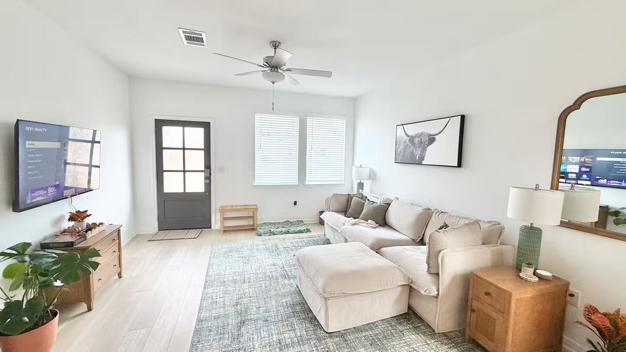 Photo of Livingroom in Del Valle
