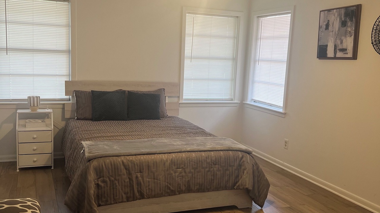 Photo of Bedroom in Pasadena