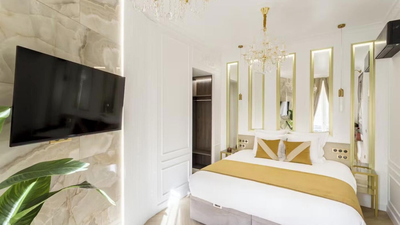 Photo of Bedroom in Arts-et-Metiers