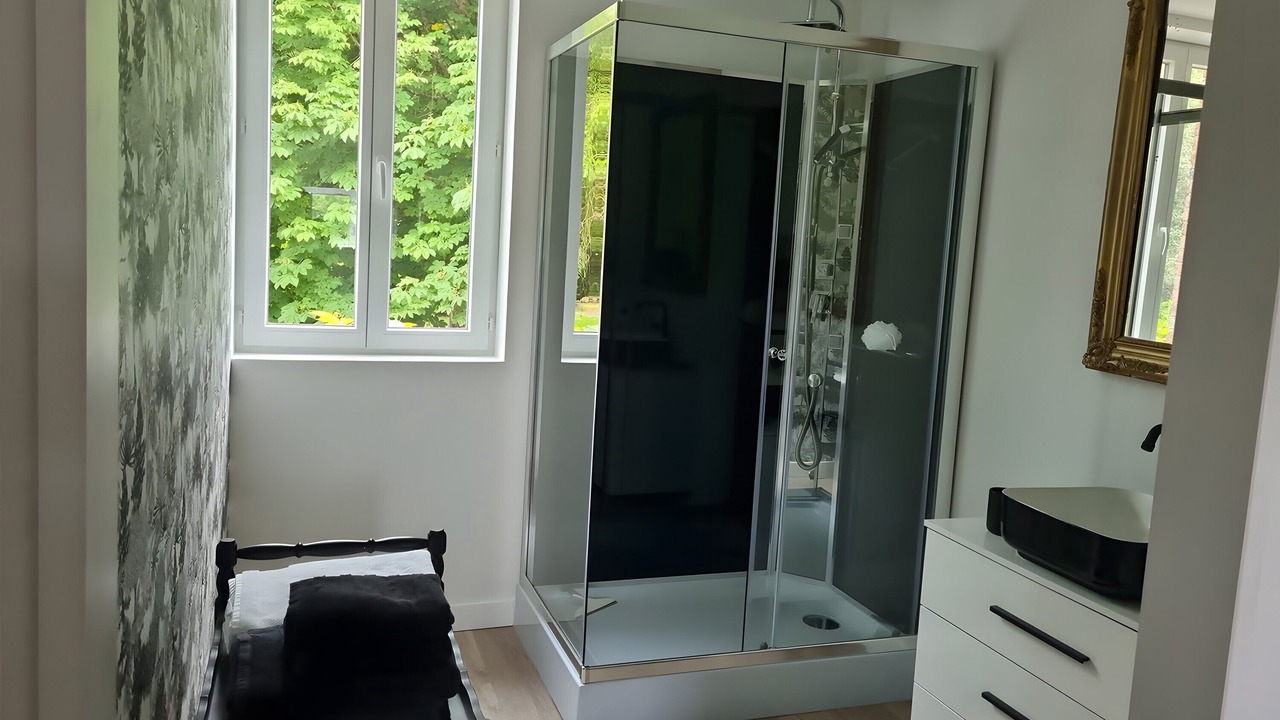 Photo of Bathroom in Le Mesnil-Guillaume