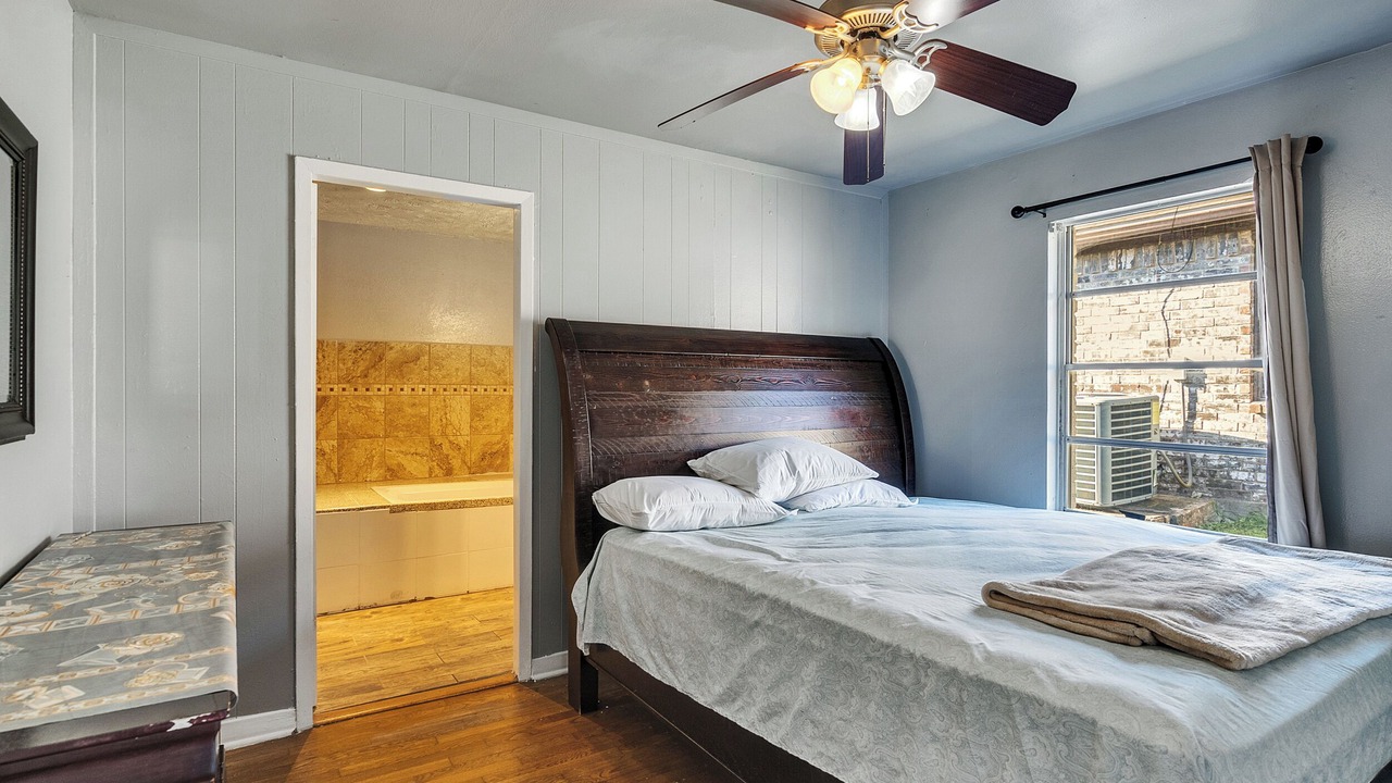 Photo of Bedroom in Pasadena