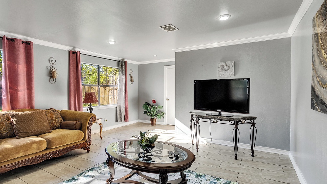 Photo of Livingroom in Pasadena