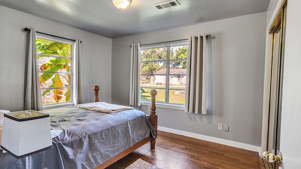 Photo of Bedroom in Pasadena