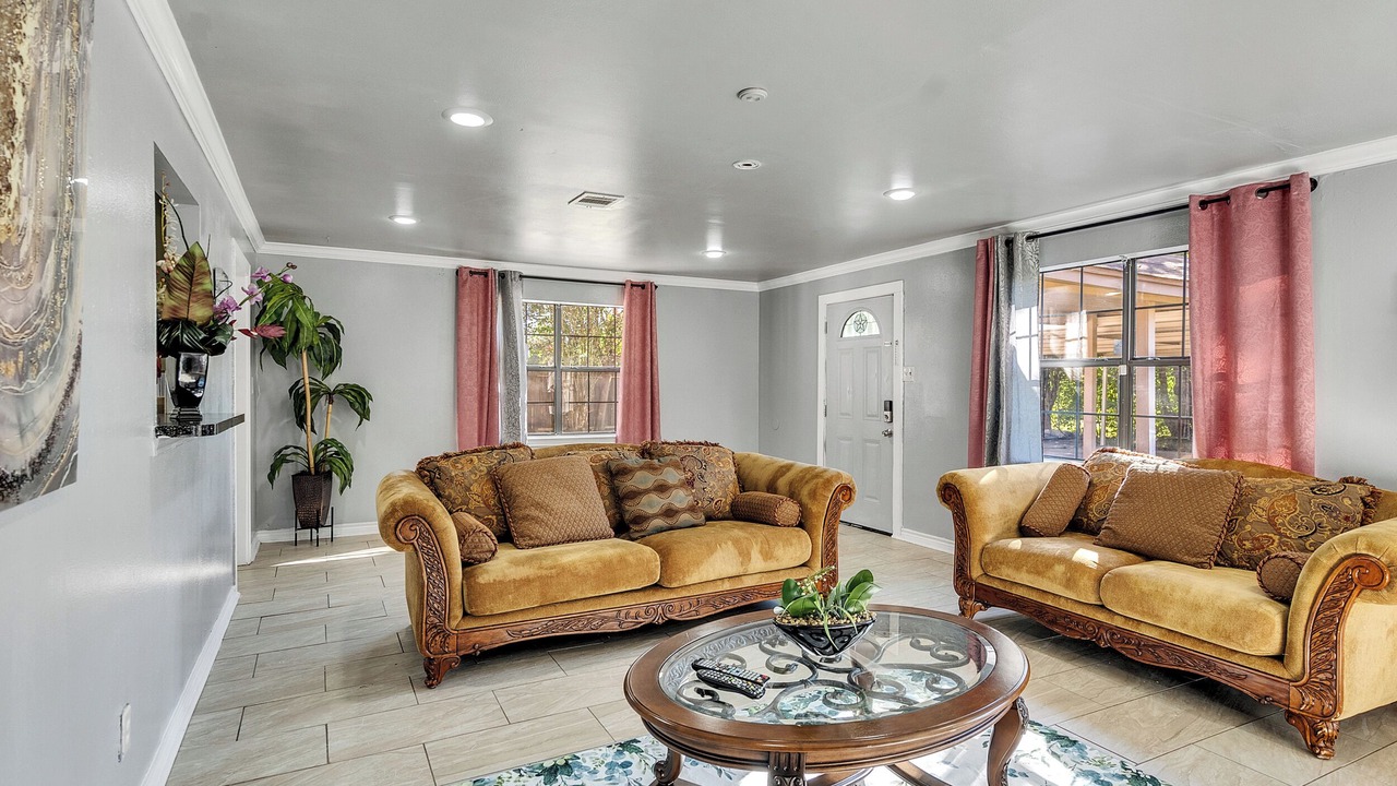 Photo of Livingroom in Pasadena