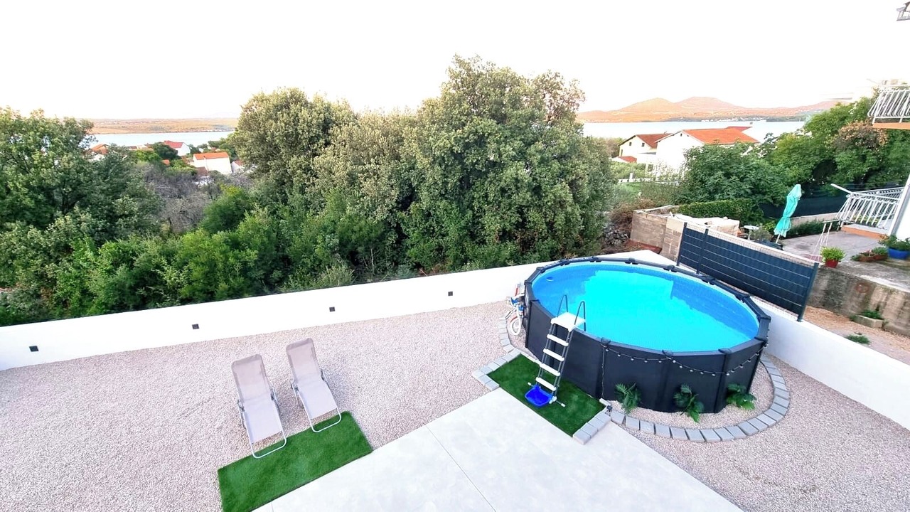 Photo of Outdoor in Raslina