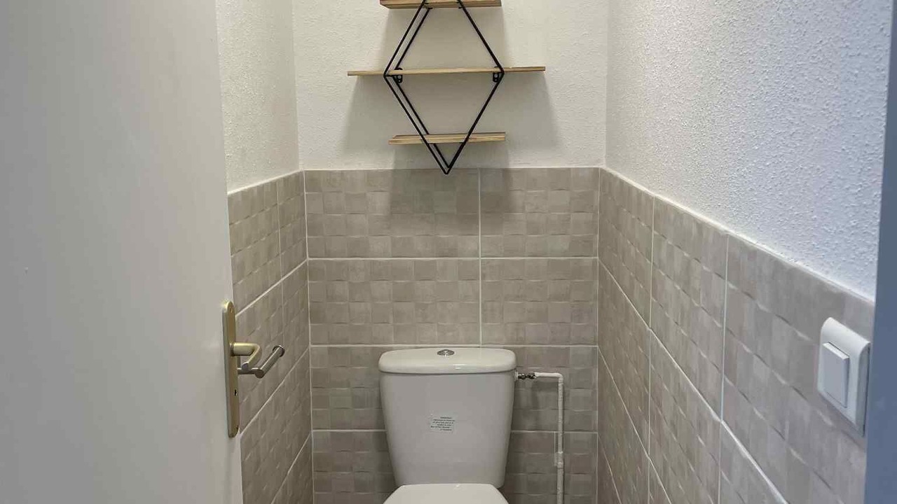 Photo of Bathroom in Lect