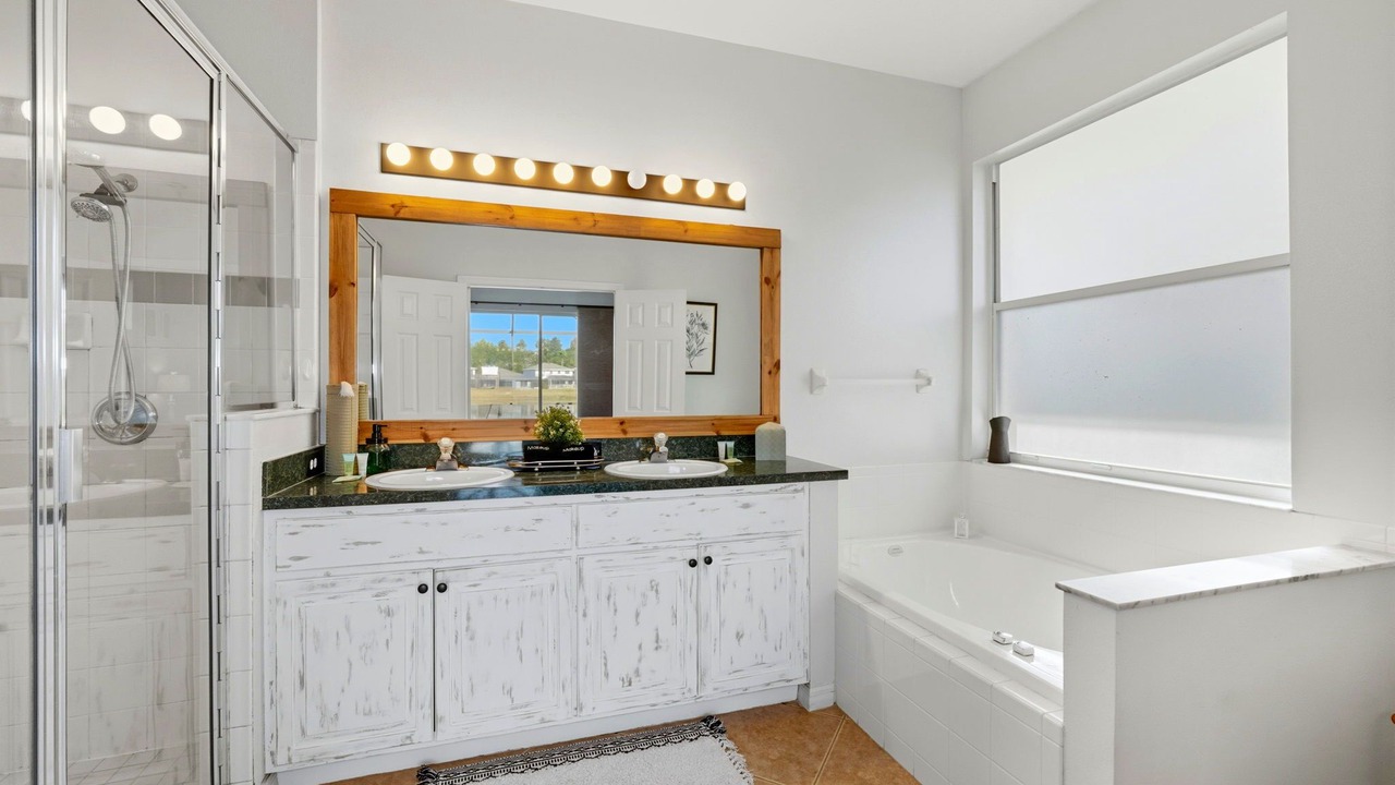 Photo of Bathroom in Sunset Lakes