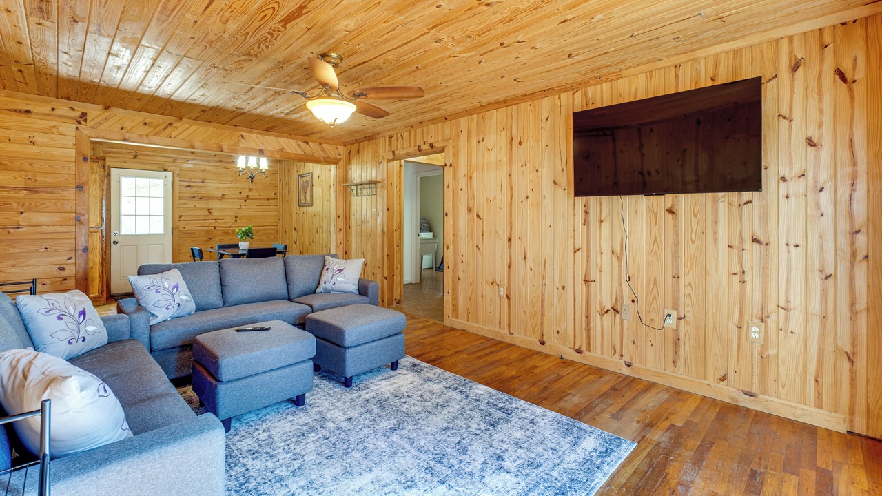 Photo of Bedroom in Poplarville