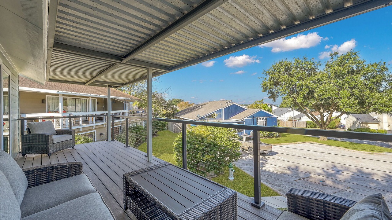 Photo of Patio Balcony in April Sound