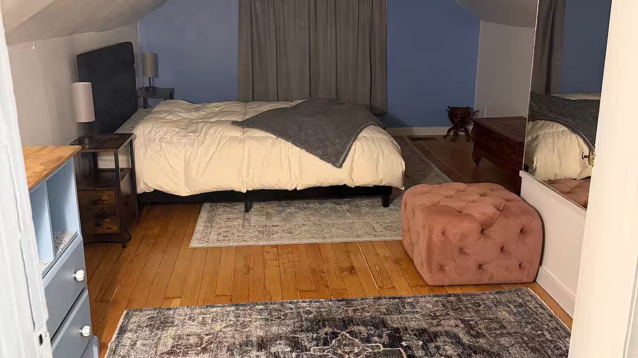 Photo of Bedroom in Foster - Powell