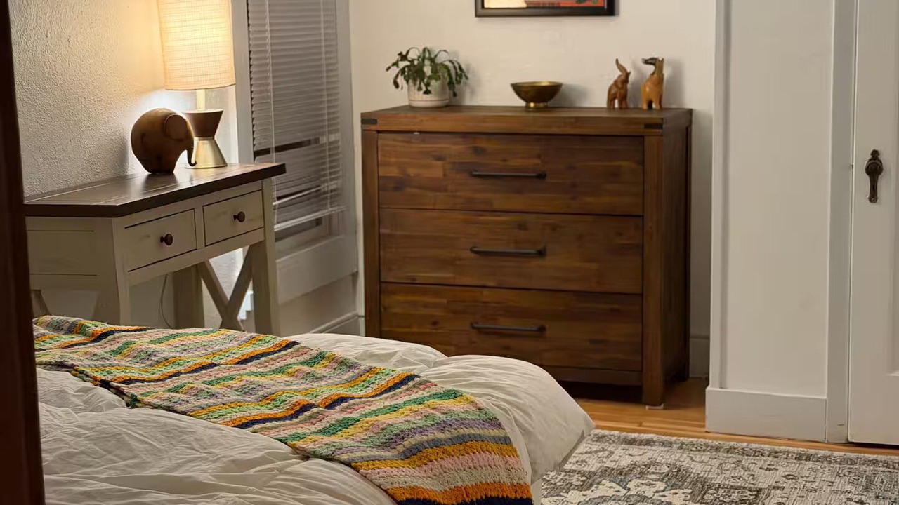 Photo of Bedroom in Foster - Powell